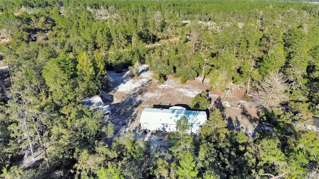 27130 Fishermans Road Paisley FL 32767
