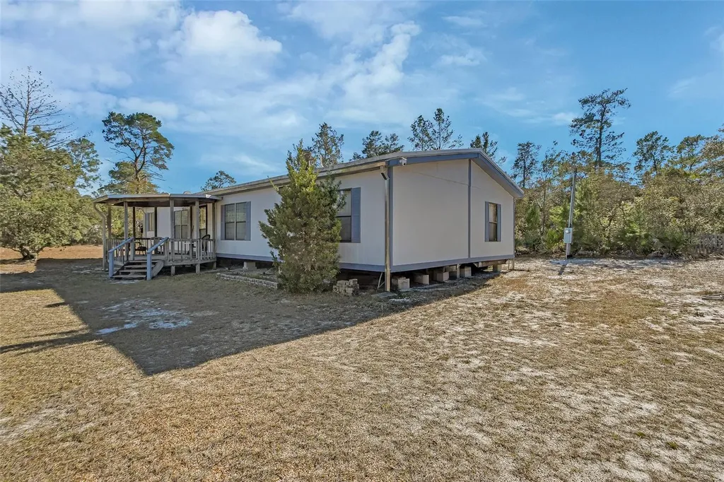 27130 Fishermans Road Paisley FL 32767