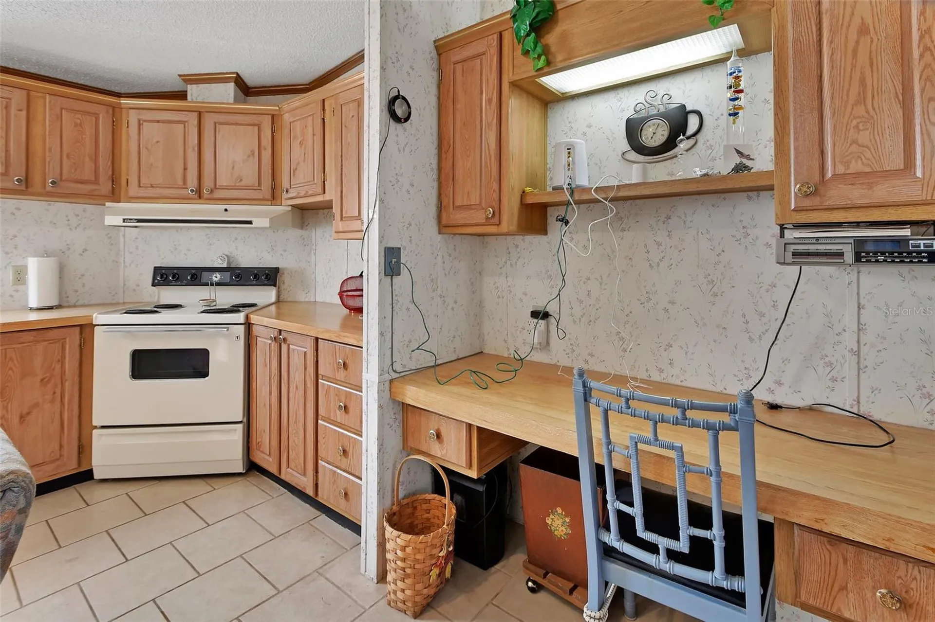 27130 Fishermans Road Paisley FL 32767