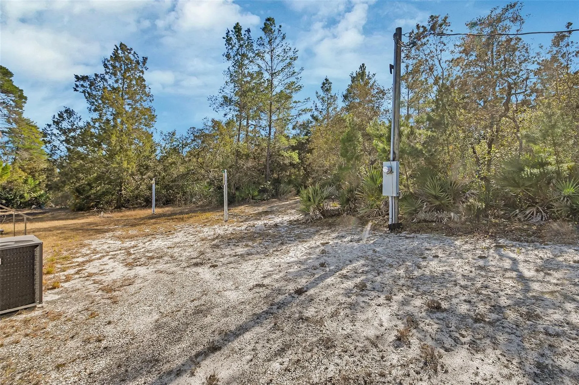 27130 Fishermans Road Paisley FL 32767