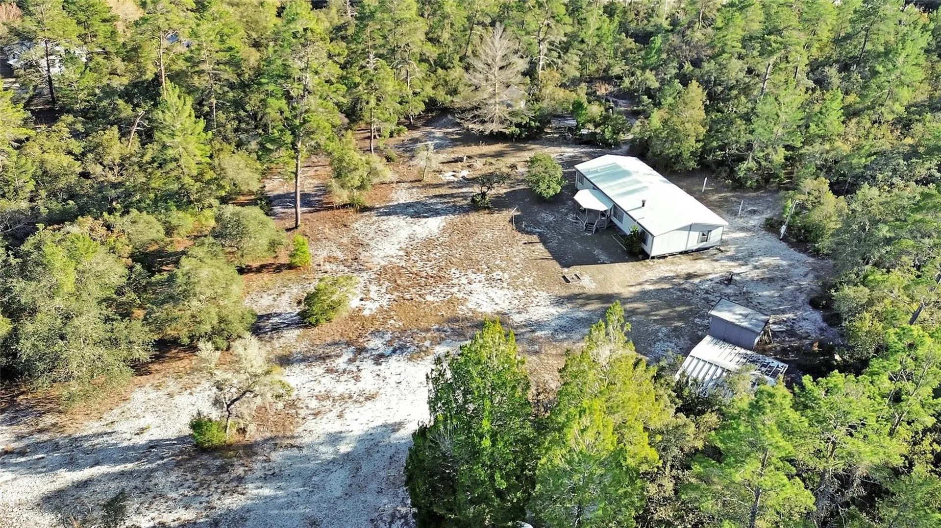 27130 Fishermans Road Paisley FL 32767