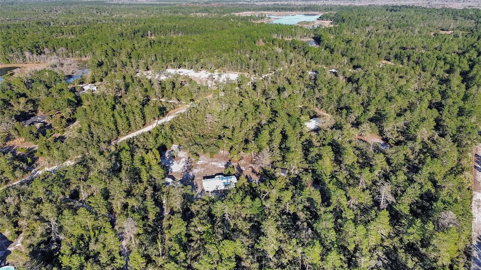 27130 Fishermans Road Paisley FL 32767