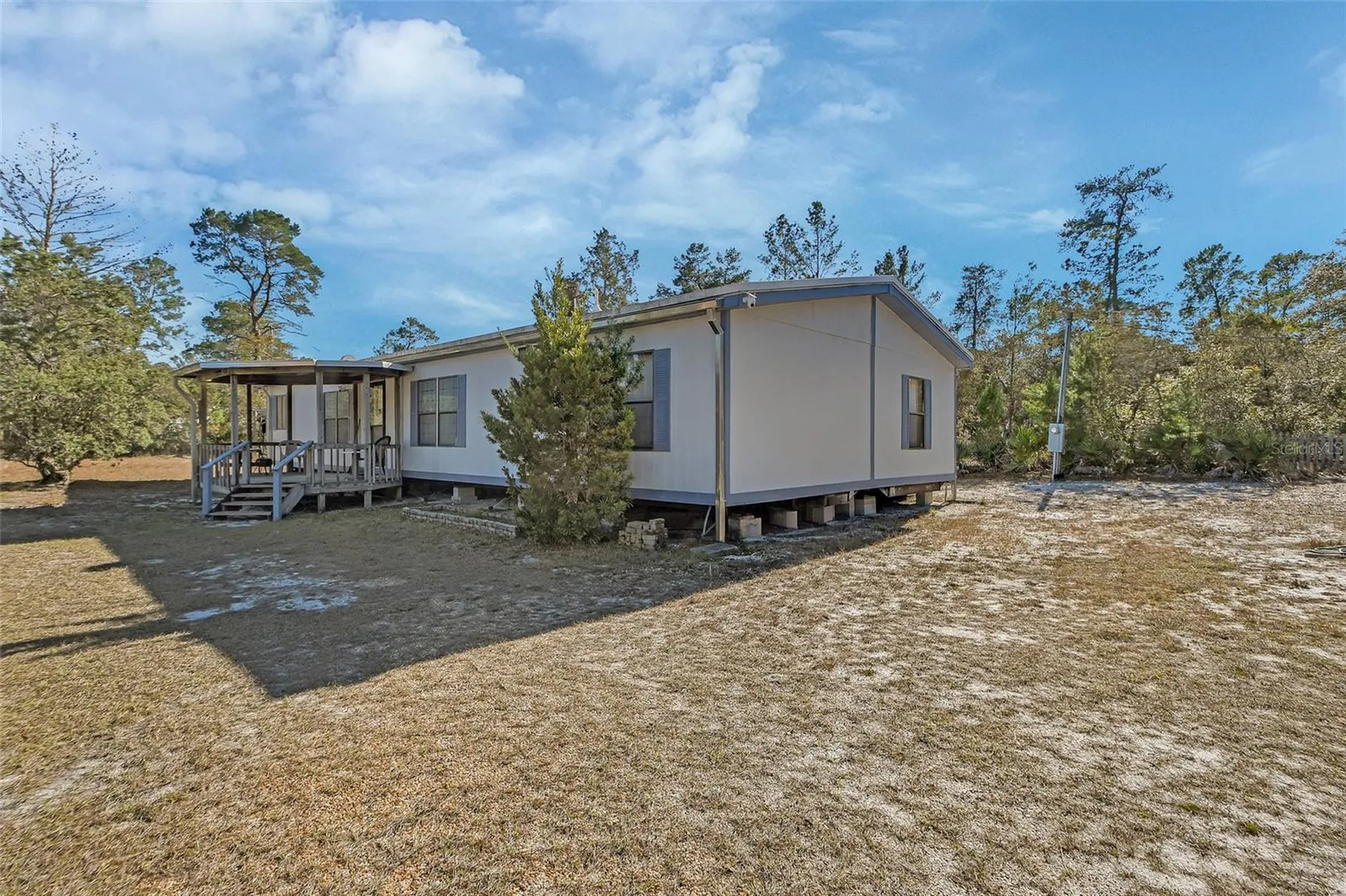 27130 Fishermans Road Paisley FL 32767