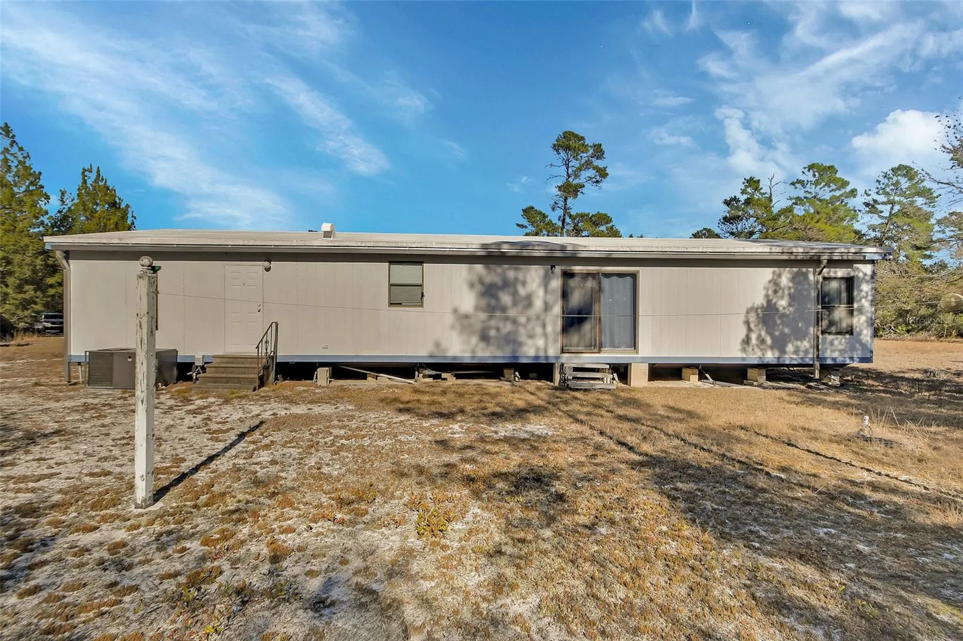 27130 Fishermans Road Paisley FL 32767
