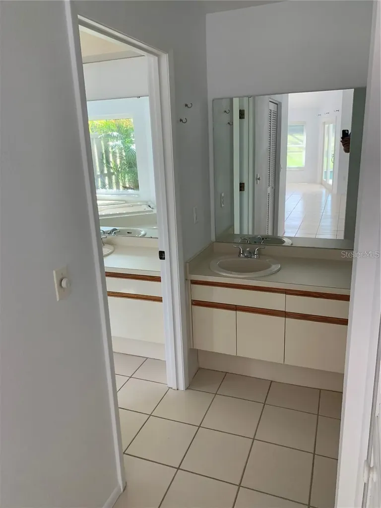 3982 Kingston Drive Sarasota FL 34238