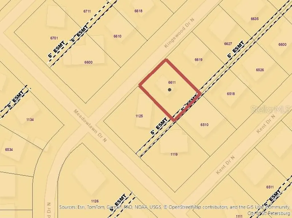 6611 Kingswood Drive N St Petersburg FL 33702