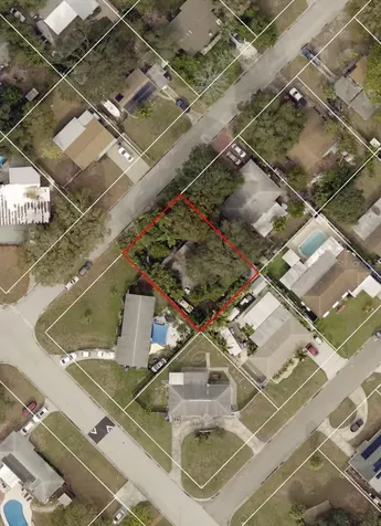 6611 Kingswood Drive N St Petersburg FL 33702