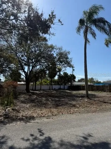 6611 Kingswood Drive N St Petersburg FL 33702