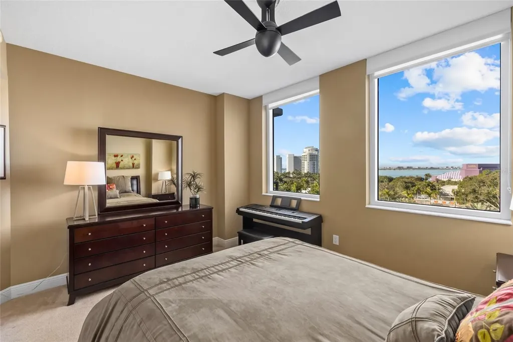 800 N Tamiami Trail Sarasota FL 34236