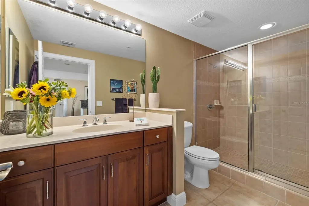 800 N Tamiami Trail Sarasota FL 34236