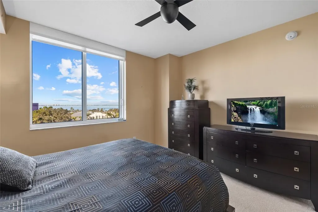 800 N Tamiami Trail Sarasota FL 34236