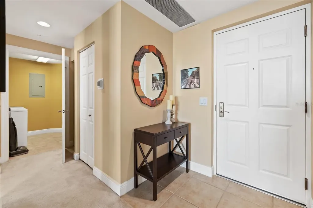 800 N Tamiami Trail Sarasota FL 34236