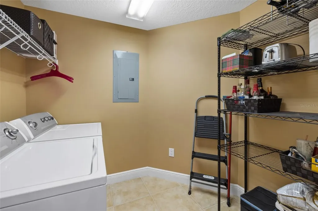 800 N Tamiami Trail Sarasota FL 34236
