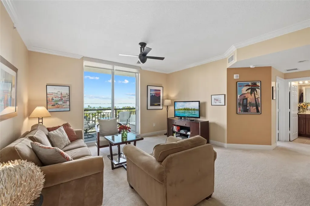 800 N Tamiami Trail Sarasota FL 34236