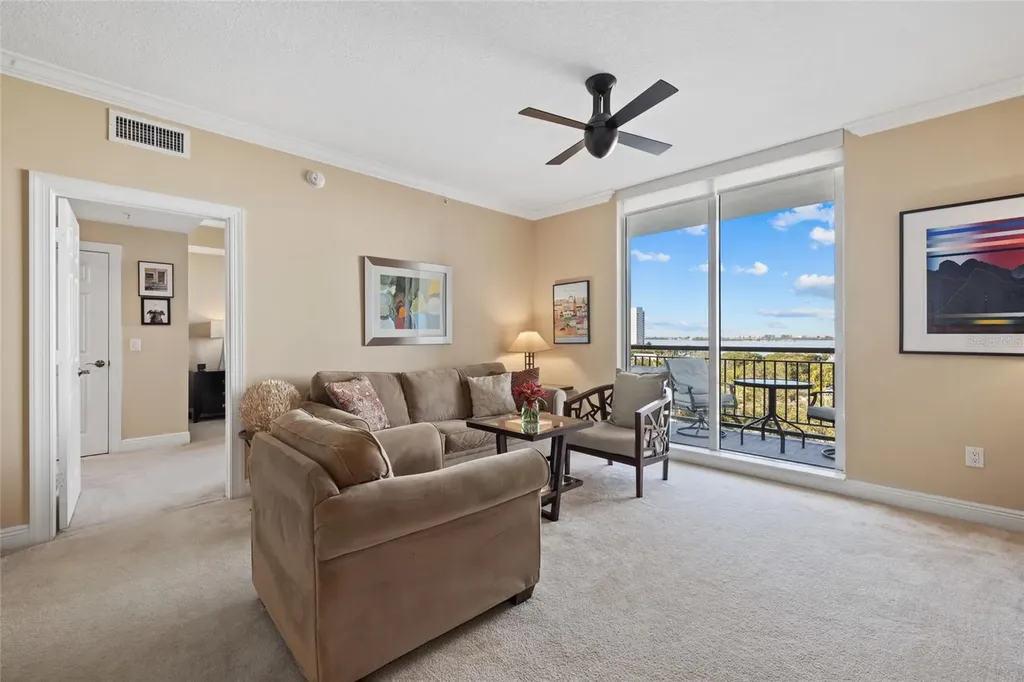 800 N Tamiami Trail Sarasota FL 34236