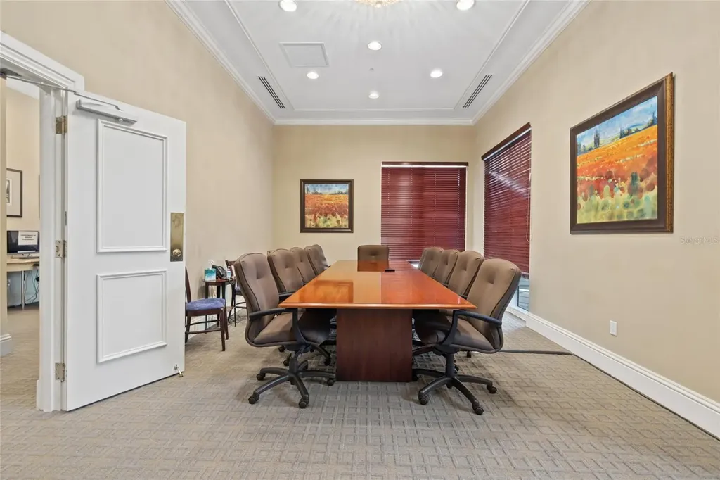 800 N Tamiami Trail Sarasota FL 34236