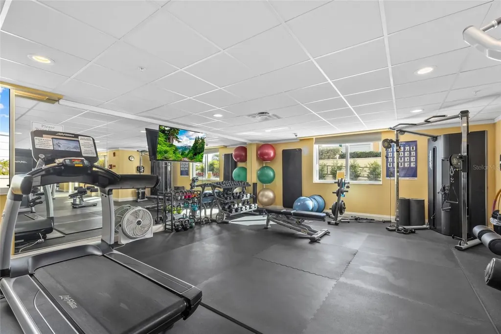 800 N Tamiami Trail Sarasota FL 34236