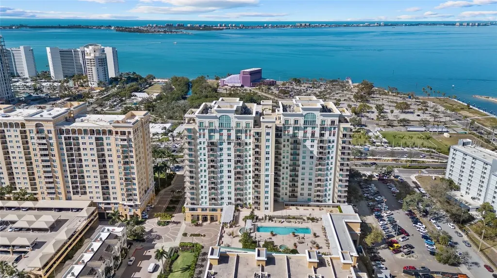800 N Tamiami Trail Sarasota FL 34236