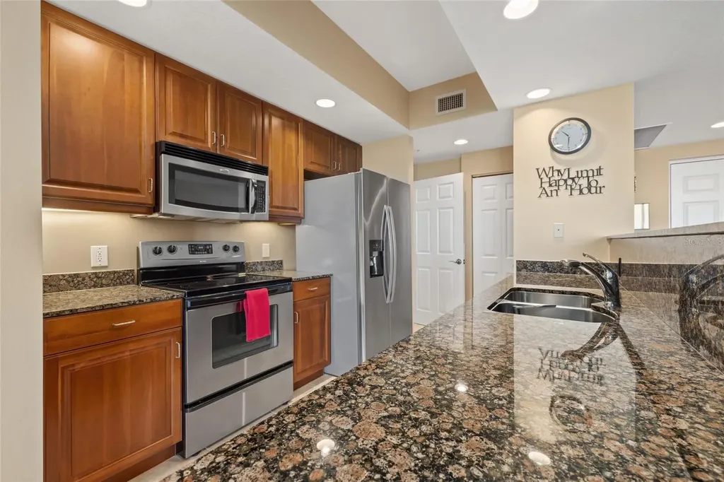 800 N Tamiami Trail Sarasota FL 34236