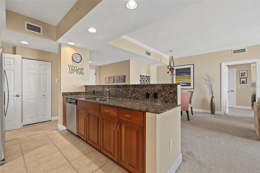 800 N Tamiami Trail Sarasota FL 34236
