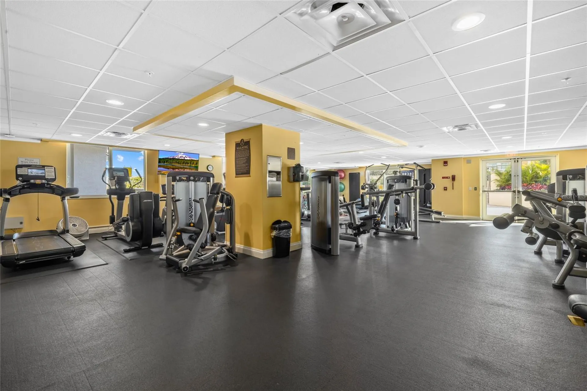 800 N Tamiami Trail Sarasota FL 34236
