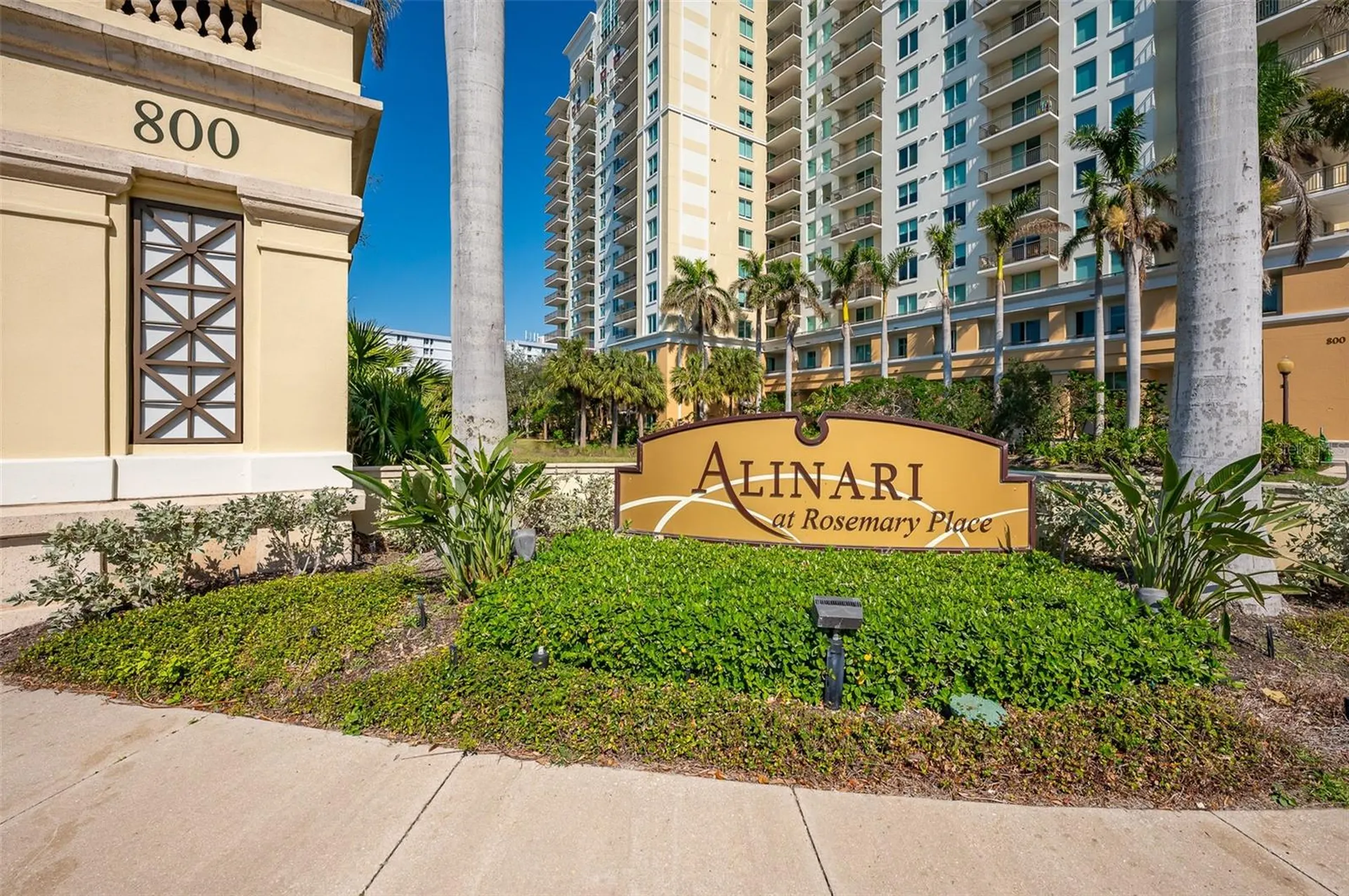 800 N Tamiami Trail Sarasota FL 34236