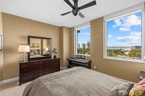 800 N Tamiami Trail Sarasota FL 34236