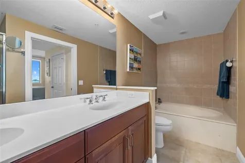 800 N Tamiami Trail Sarasota FL 34236