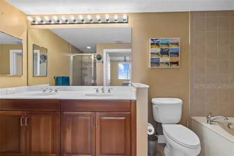 800 N Tamiami Trail Sarasota FL 34236