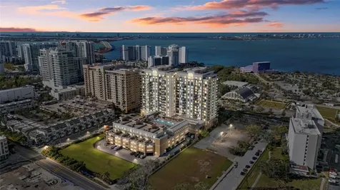 800 N Tamiami Trail Sarasota FL 34236