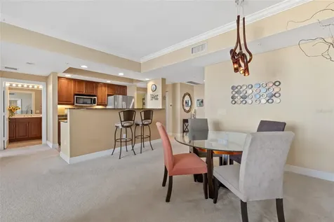 800 N Tamiami Trail Sarasota FL 34236