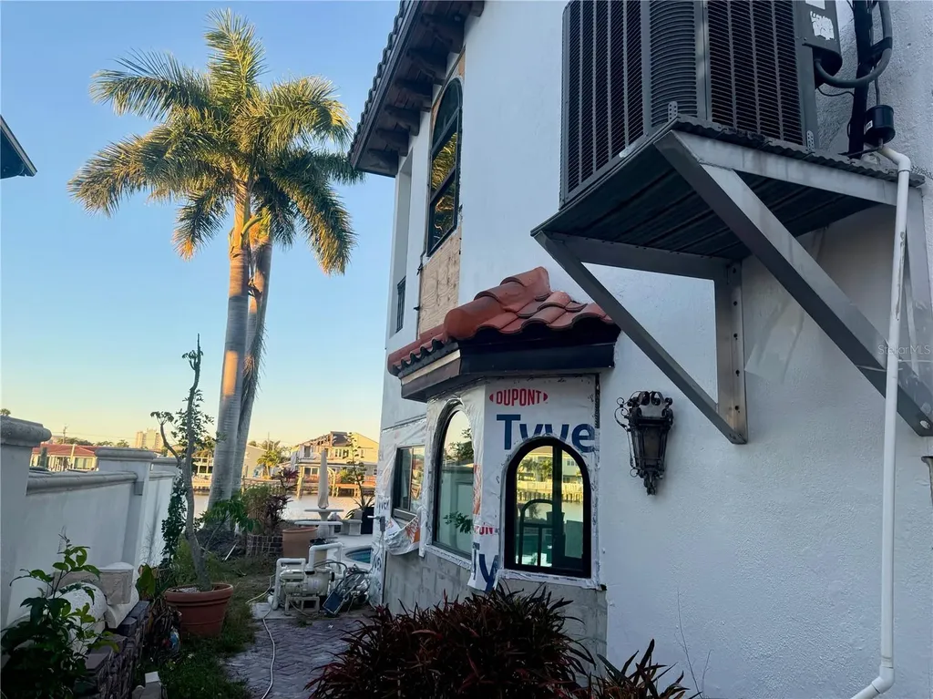 11320 6th Street E Treasure Island FL 33706