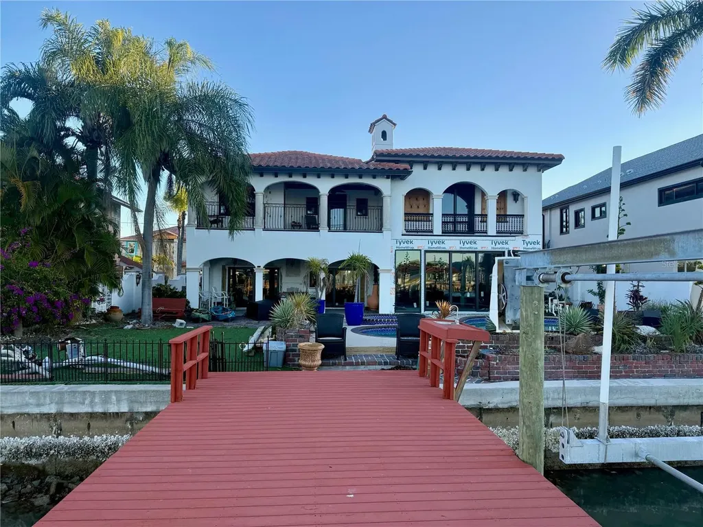 11320 6th Street E Treasure Island FL 33706