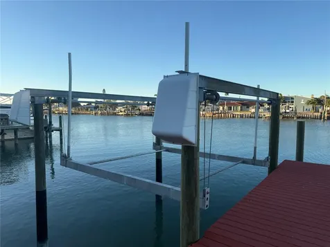 11320 6th Street E Treasure Island FL 33706