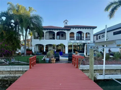 11320 6th Street E Treasure Island FL 33706