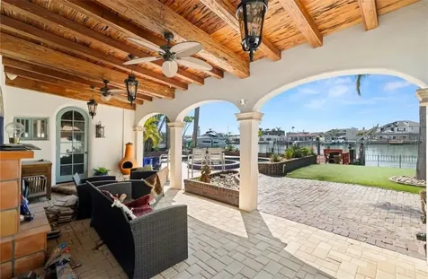11320 6th Street E Treasure Island FL 33706