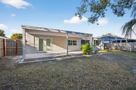 3340 Honeymoon Lane Holiday FL 34691