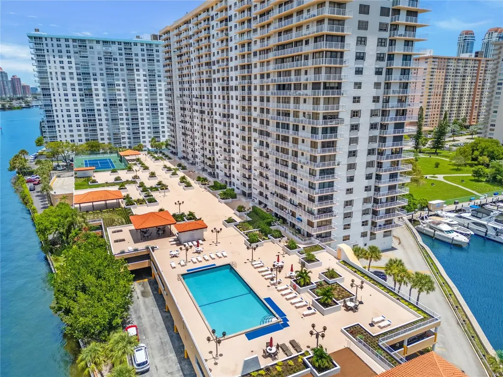 290 174 Street Sunny Isles Beach FL 33160