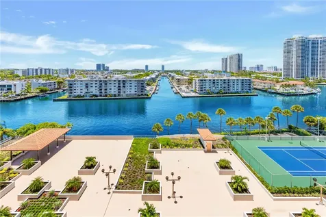 290 174 Street Sunny Isles Beach FL 33160