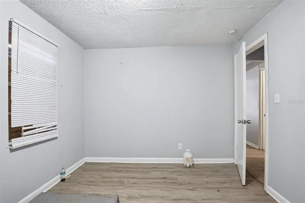 1905 E Annona Avenue Tampa FL 33612