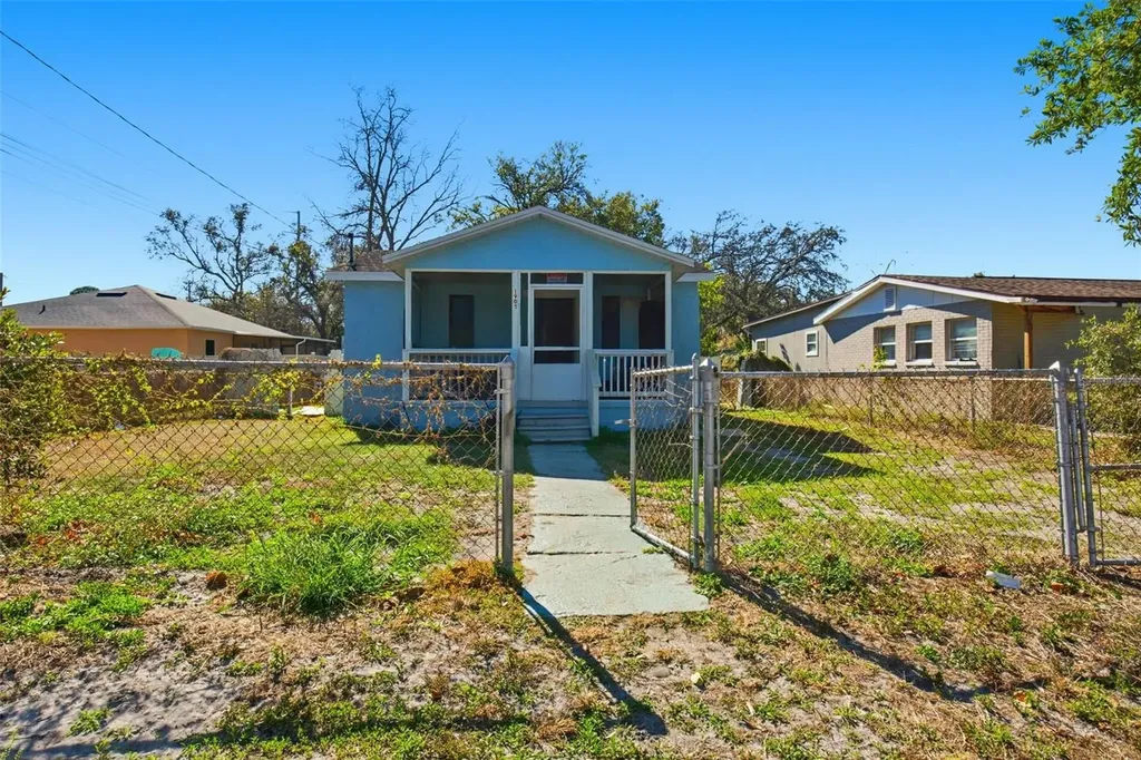 1905 E Annona Avenue Tampa FL 33612