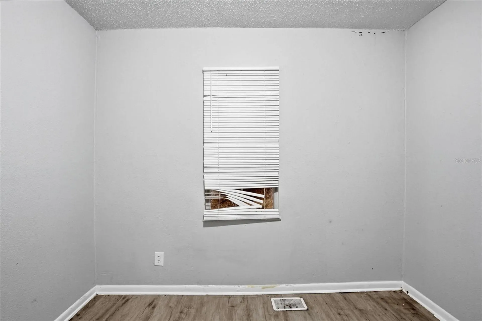 1905 E Annona Avenue Tampa FL 33612