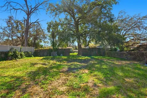 1905 E Annona Avenue Tampa FL 33612