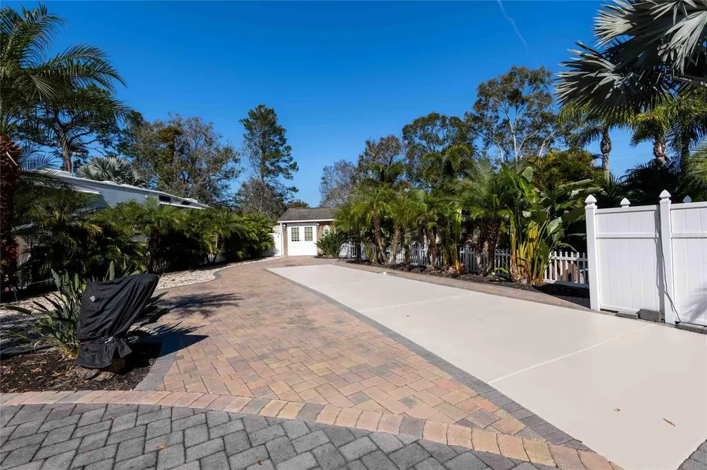 20300 Leonard Road Lutz FL 33558