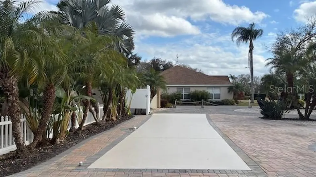 20300 Leonard Road Lutz FL 33558