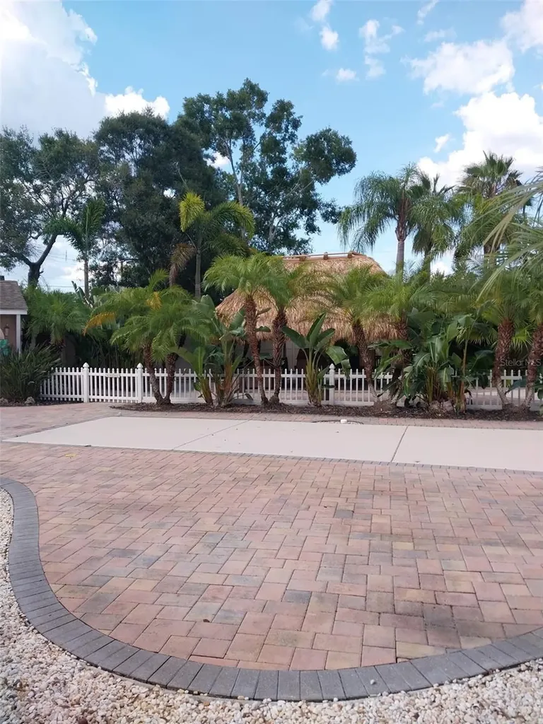 20300 Leonard Road Lutz FL 33558