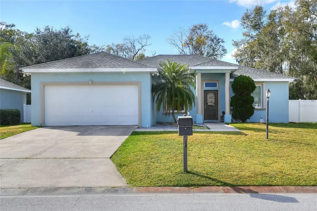 1703 Oakwood Estates Drive Plant City FL 33563