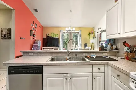 1703 Oakwood Estates Drive Plant City FL 33563