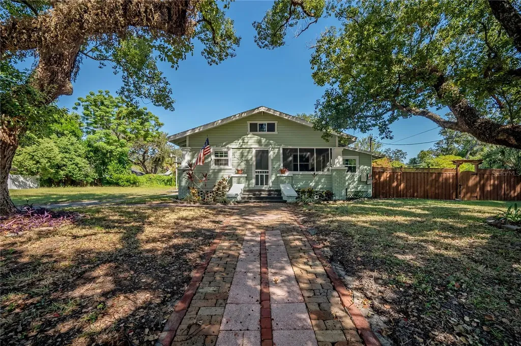 1404 E Cayuga Street Tampa FL 33603