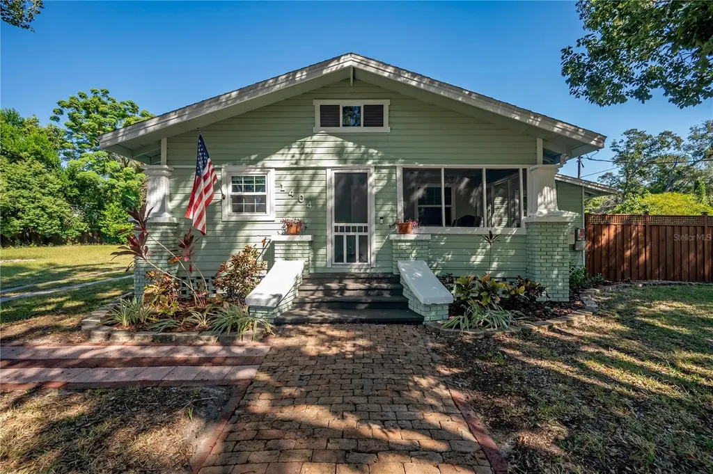 1404 E Cayuga Street Tampa FL 33603